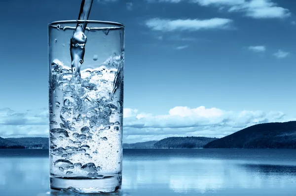 Como beber mais água mesmo no inverno